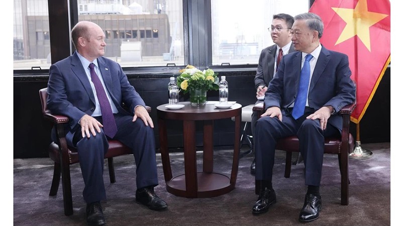 Генеральный секретарь ЦК КПВ, Президент То Лам встретился с сенатором США