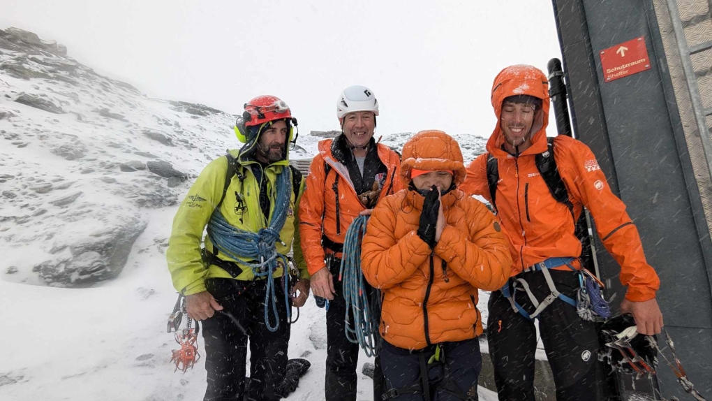 31 час вьетнамцы были заблокированы на заснеженной горе в Швейцарии