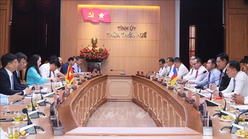 Тхыатхиен-Хюэ и лаосская провинция Тямпасак развивают традиционные дружеские отношения