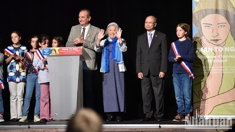 Г-жа Чан То Нга получила звание «Почетный гражданин» города Вильжюиф Франция