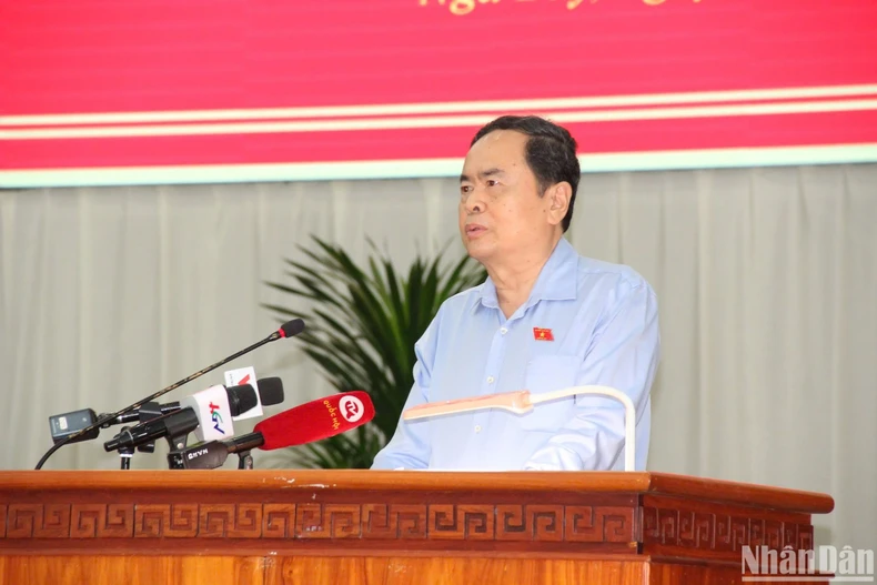 Выполнять задания с высочайшим чувством ответственности, оправдывая доверие избирателей