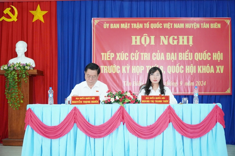 Товарищ Нгуен Чонг Нгиа встретился с избирателями уезда Тэйбиен провинции Тэйнинь