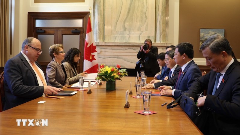 Дальнейшее укрепление отношений между законодательными органами Вьетнама и Канады