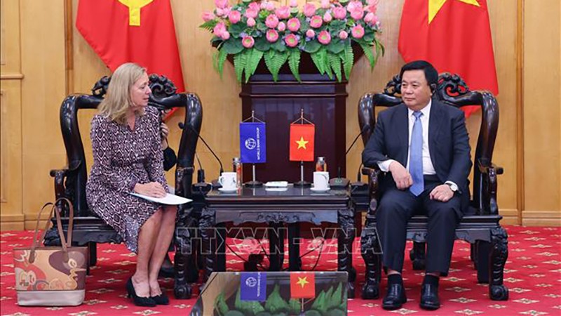 Сотрудничество в проведении научных исследований и консультировании политики, долгосрочное видение развития Вьетнама