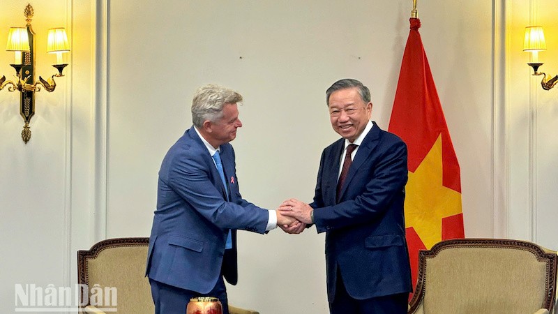 Генеральный секретарь ЦК КПВ, Президент То Лам принял Национального секретаря Французской коммунистической партии