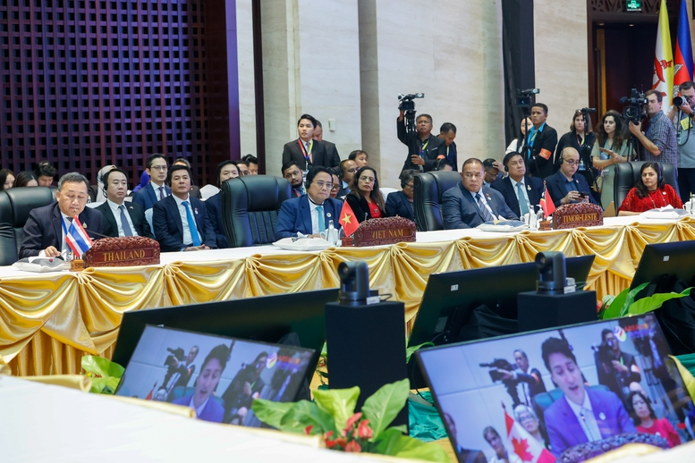 Премьер-министр Вьетнама принял участие в саммитах АСЕАН с Канадой
