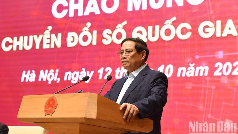 Вьетнам полон решимости провести комплексную, углубленную, практическую и эффективную цифровую трансформацию