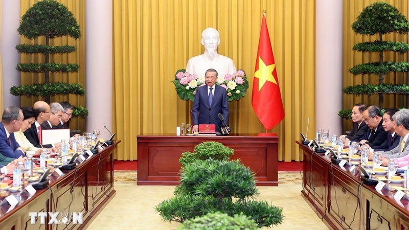 Генеральный секретарь ЦК КПВ, Президент То Лам вручил решения о назначении Послов Вьетнама