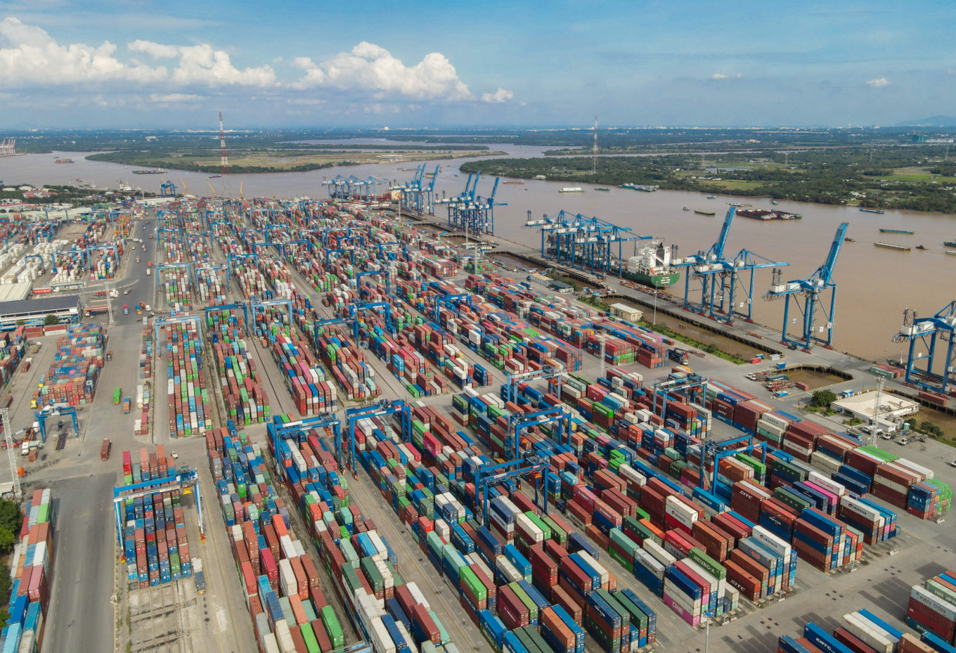 Вьетнам лидирует в АСЕАН по росту экономики