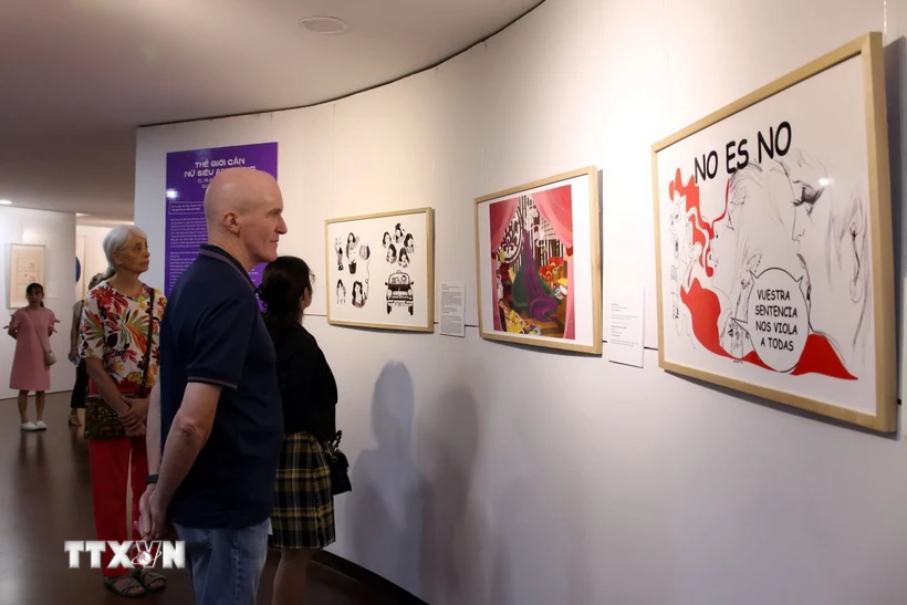 Выставка комиксов «Миру нужны женщины-супергерои» в Дананге