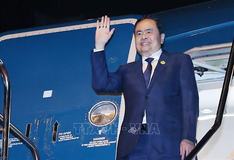 Председатель НС Вьетнама завершил визит в Лаос и участие в АИПА-45