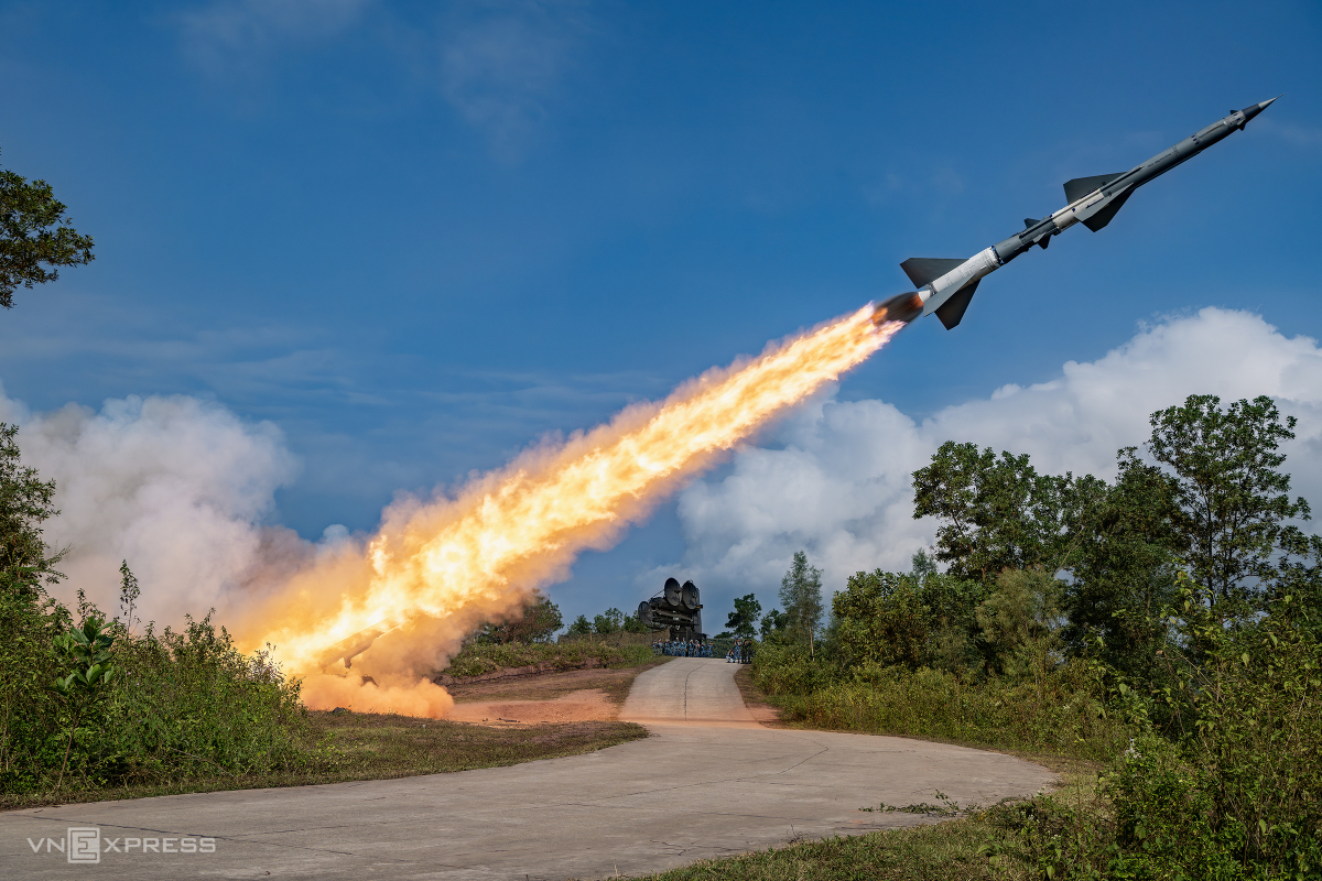 Зенитные и ракетные войска провели учения по уничтожению целей