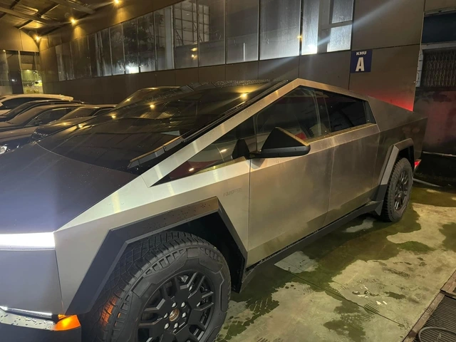 Во Вьетнаме появился первый электрический пикап Tesla Cybertruck