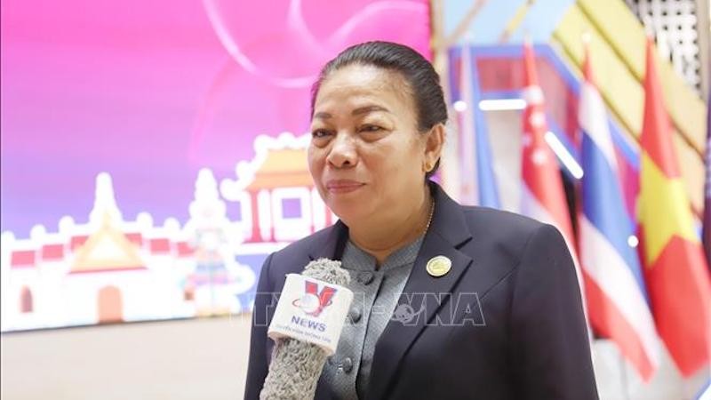 Руководители НА Лаоса высоко оценили официальный визит Председателя НС Вьетнама в Лаос и его участие в АИПА-45