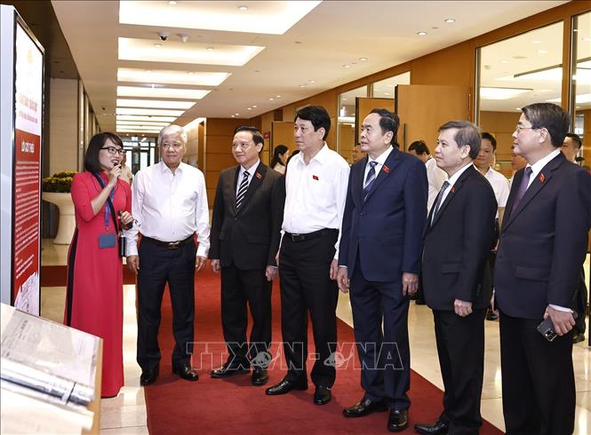 Открылась тематическая выставка «Ежедневник Национального собрания и первые всеобщие выборы»