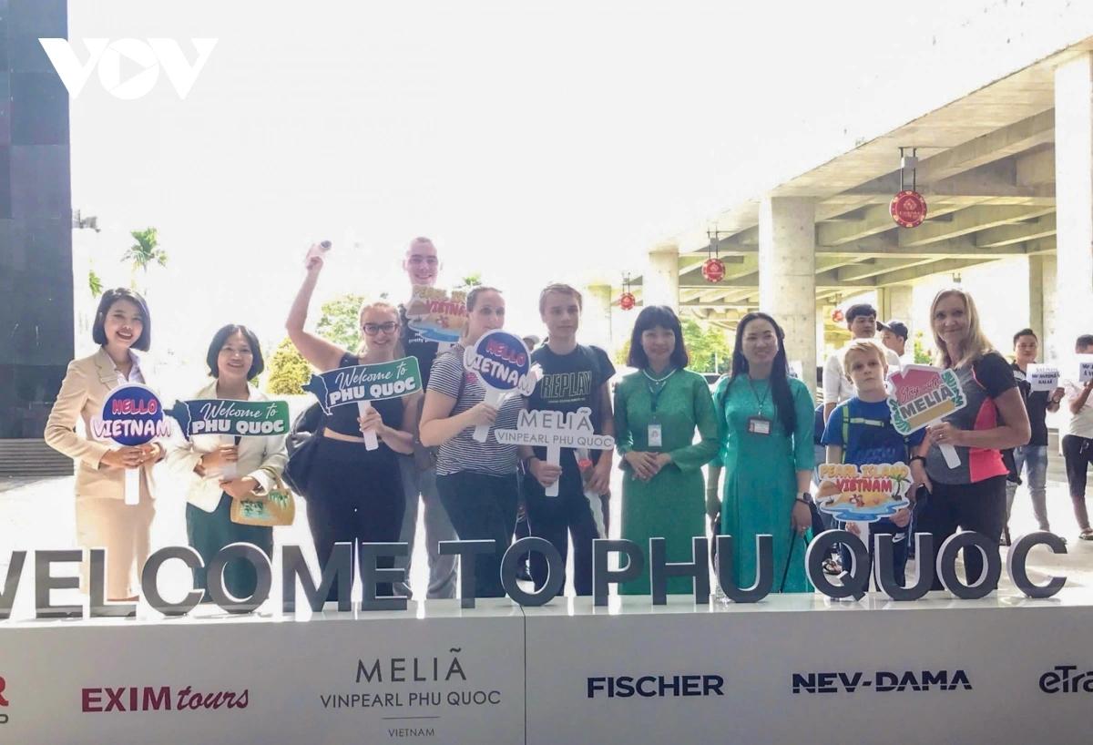 Фукуок принял сотни туристов из Чехии