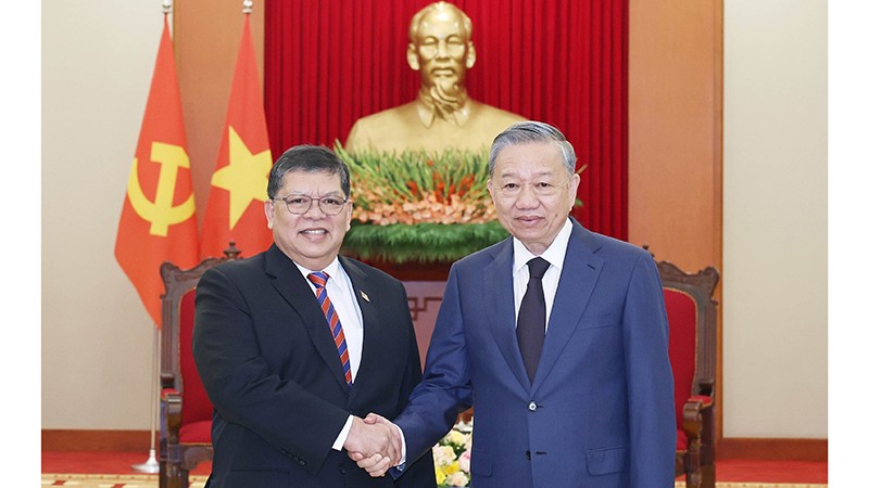 Генеральный секретарь ЦК КПВ То Лам принял Спикера Палаты представителей Малайзии