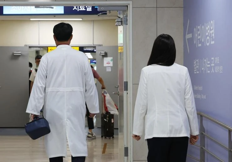 Многие южнокорейские врачи приезжают во Вьетнам в поисках работы