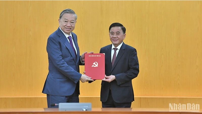 Чан Кам Ту назначен на должность Постоянного члена Секретариата ЦК КПВ