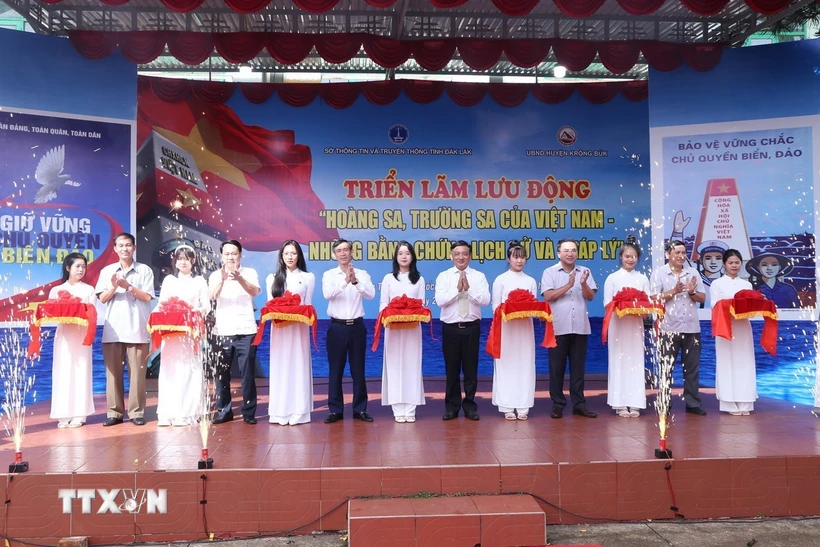 В провинции Даклак проходит передвижная выставка  Хоангша и Чыонгша - Исторические доказательства и юридические обоснования