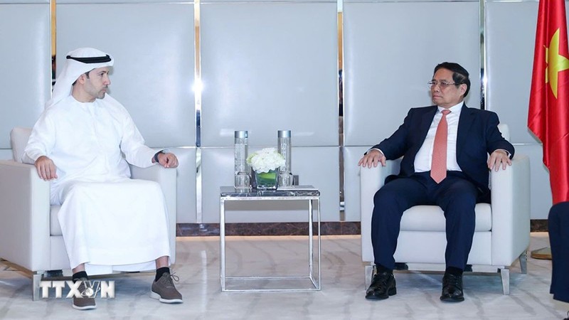 Премьер-министр призвал Дубайский международный финансовый центр помочь Вьетнаму в развитии финансовых услуг