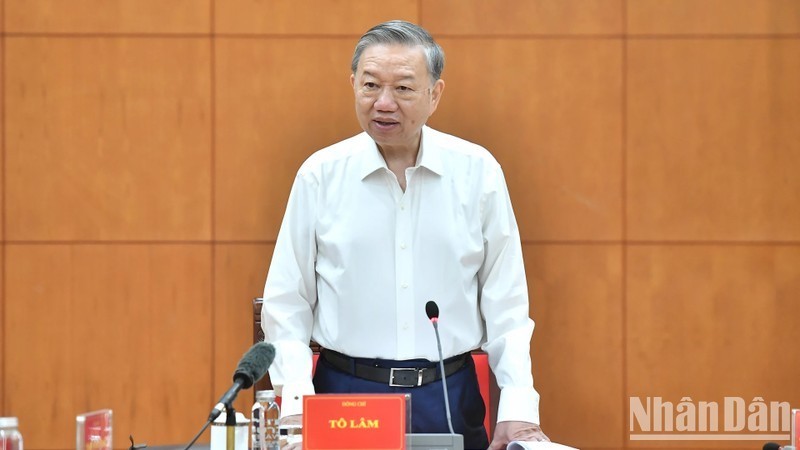 Всестороннее продвижение антикоррупционной работы, решительное содействие практике бережливости, борьбе с расточительством