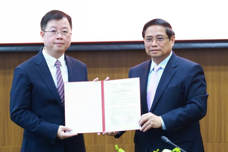 Премьер-министр Фам Минь Тьинь вручил Решение о назначении Генерального директора VTV