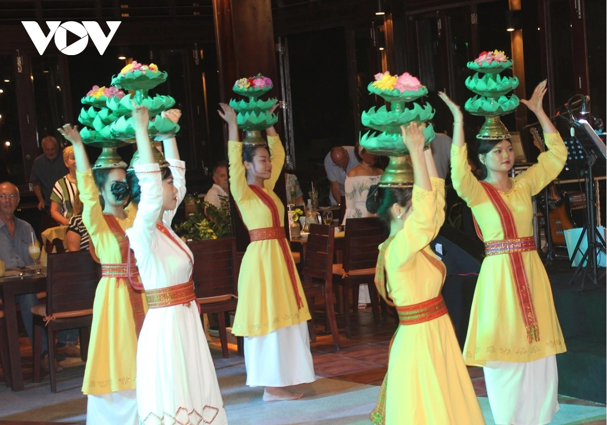 Знакомство с культурой Чамов в туристической зоне Муйне