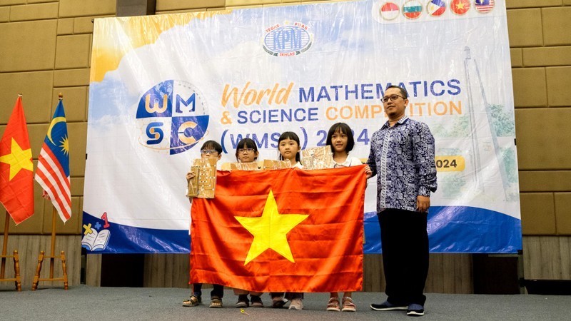 Вьетнамские школьники завоевали ряд наград на Всемирном конкурсе по математике и естественным наукам