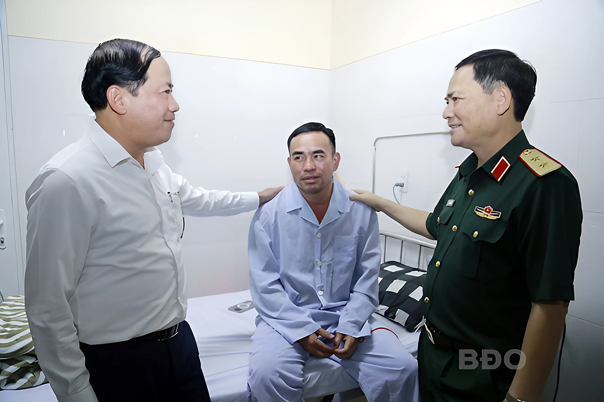 Завершена операция по спасению двух пилотов, катапультировавшихся из учебного самолёта