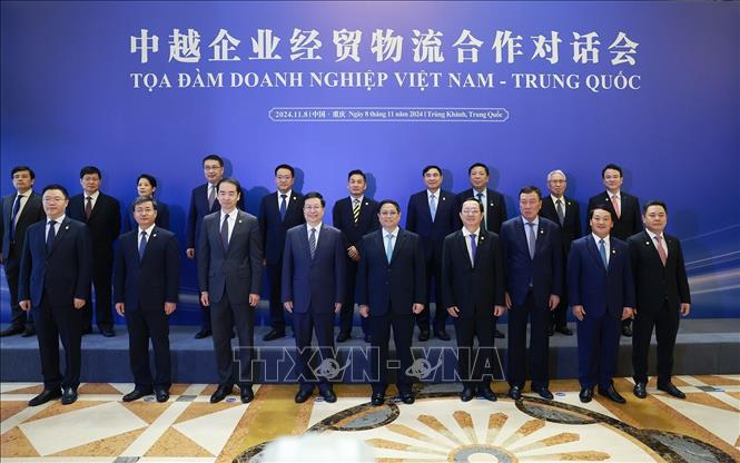 Премьер-министр Фам Минь Тьинь принял участие во вьетнамско-китайской бизнес-беседе