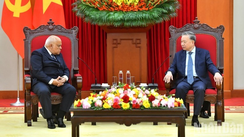 Генеральный секретарь ЦК КПВ То Лам принял Посла Кубы во Вьетнаме