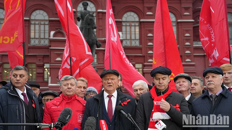 В Российской Федерации отпраздновали 107-ю годовщину Великой Октябрьской революции