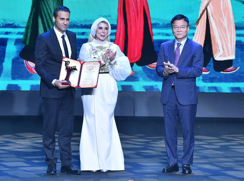 Церемония закрытия VII ханойского международного кинофестиваля и вручение наград