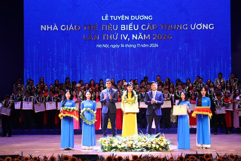 Был отмечен вклад выдающихся молодых учителей