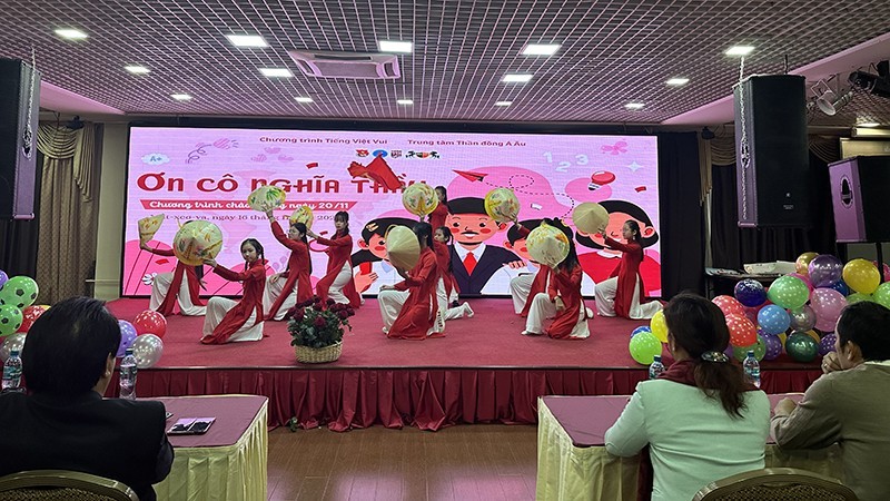 Чествование преподавателей вьетнамского языка в России