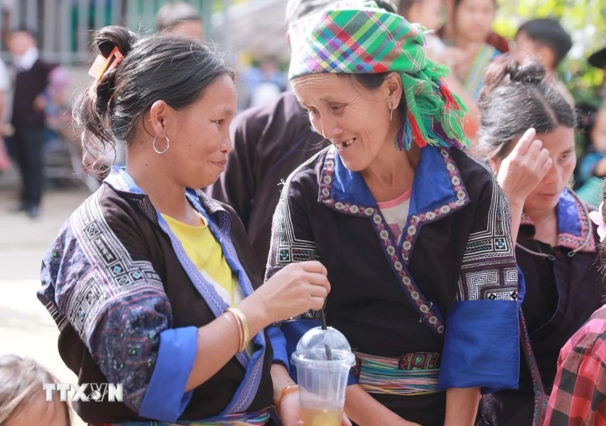 Оживленный рынок Тамунг в провинции Лайчау