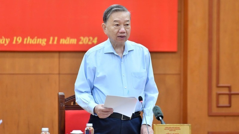 Успешное осуществление революции в организации аппарата политической системы