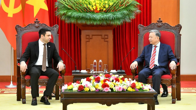 Генеральный секретарь ЦК КПВ То Лам принял Председателя Национального собрания Армении