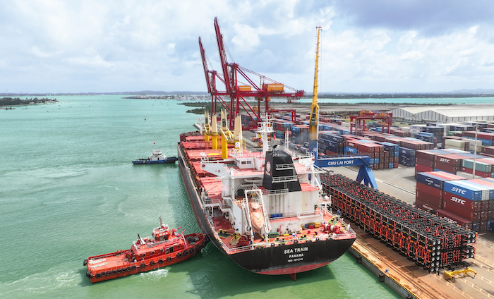 Порт Тюлай открыл морской маршрут прямо в США