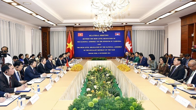 Укрепление отношений сотрудничества между Вьетнамом и Камбоджей, между Парламентами двух стран