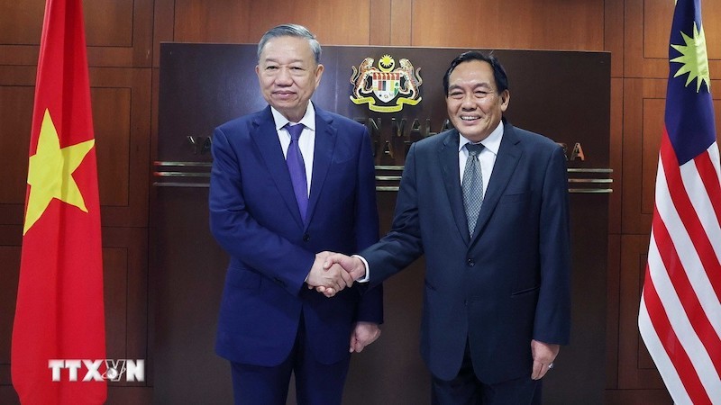 Генеральный секретарь ЦК КПВ То Лам встретился с Председателем Сената Малайзии