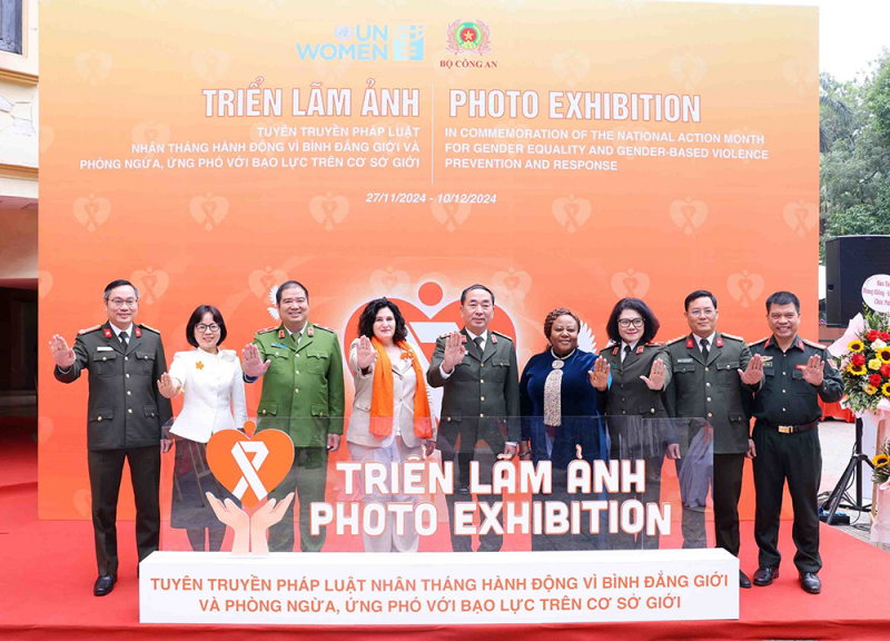 Фотовыставка по случаю месячника гендерного равенства