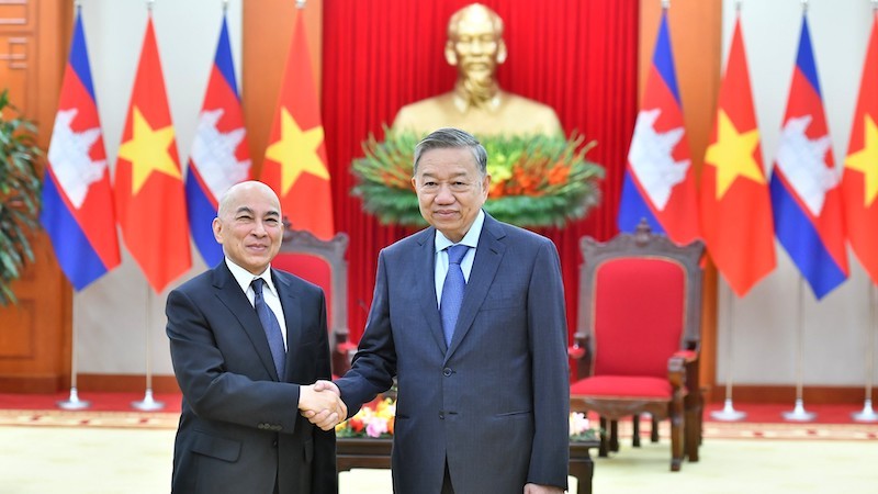 Генеральный секретарь ЦК КПВ То Лам встретился с королем Камбоджи