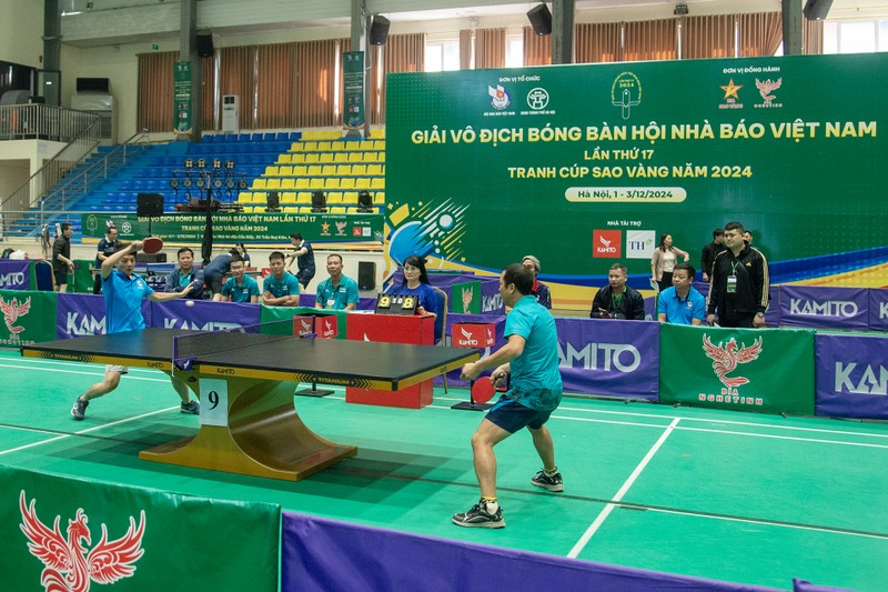 Открылся 17-й чемпионат по настольному теннису СЖВ