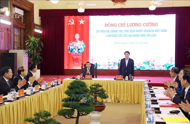 Президент провёл рабочую встречу с Верховным народным судом