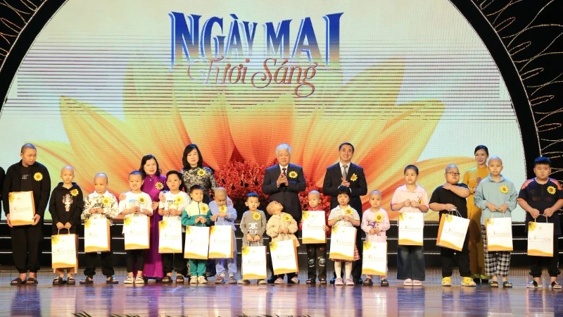 Призыв к поддержке больных раком в рамках кампании «Миллионы добрых сердец для помощи больным раком»