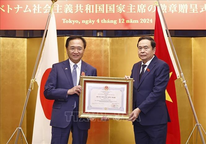 Председатель Нацсобрания Чан Тхань Ман принял губернатора префектуры Канагава