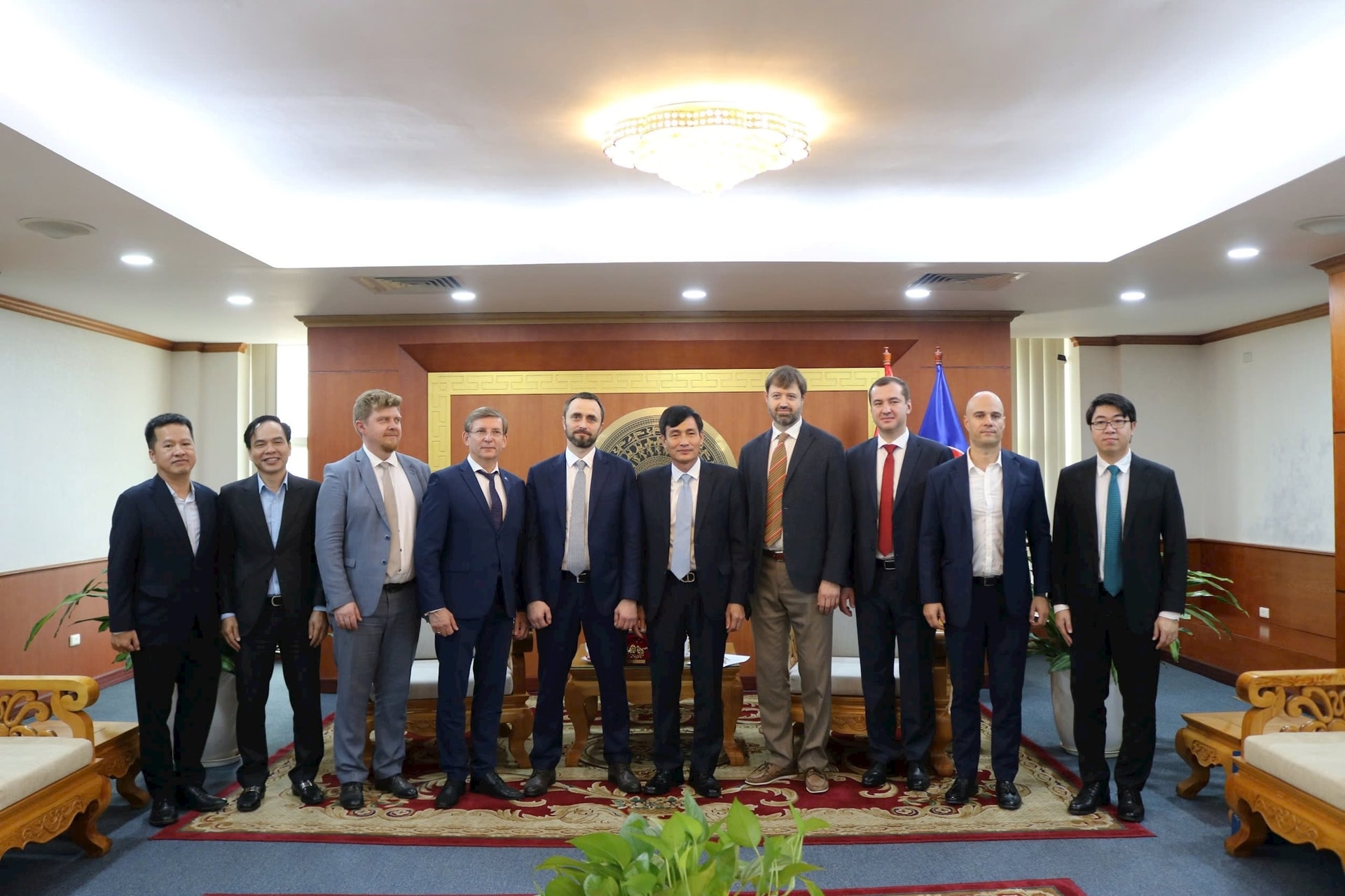 Вьетнам и Россия сотрудничают в области исследования полезных ископаемых моря