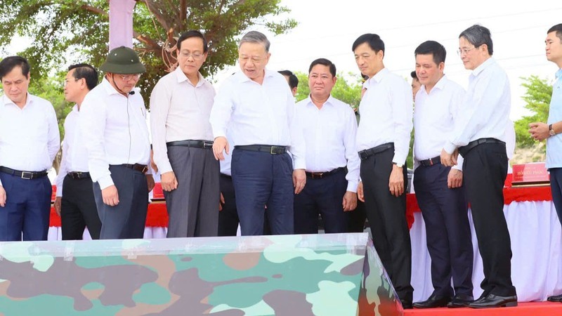 Генеральный секретарь ЦК КПВ То Лам посетил некоторые учреждения в Ниньтхуане